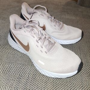 Womens Nike Revolution 5 Running Shoes
